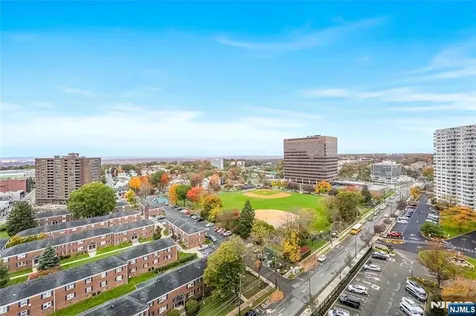 2000 Linwood Avenue Fort Lee NJ 07024