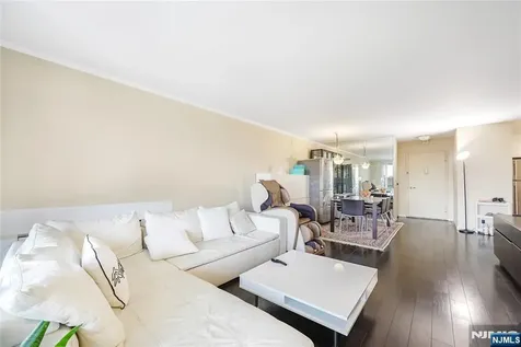 2000 Linwood Avenue Fort Lee NJ 07024