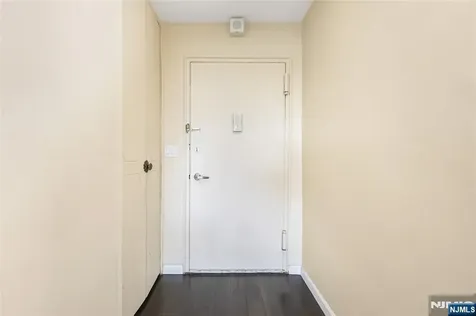 2000 Linwood Avenue Fort Lee NJ 07024