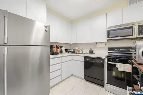 2000 Linwood Avenue Fort Lee NJ 07024