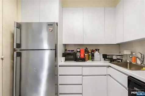 2000 Linwood Avenue Fort Lee NJ 07024