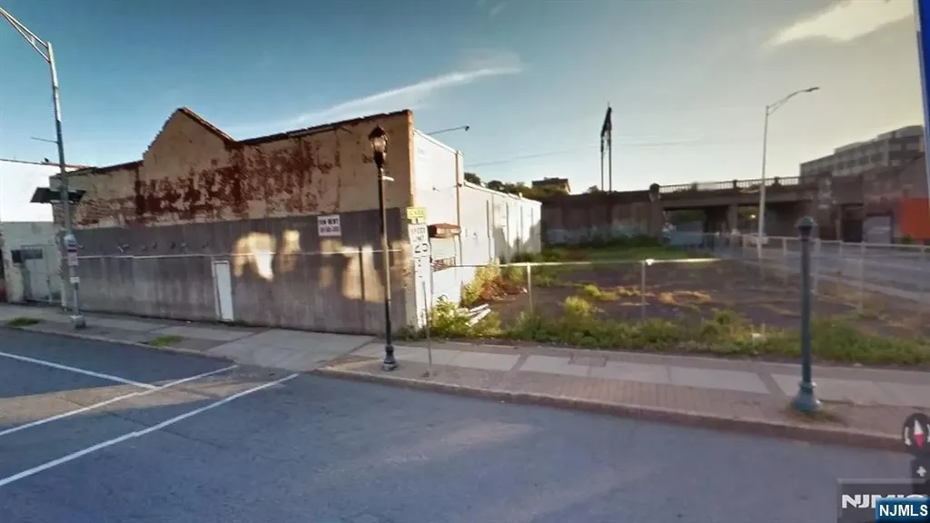411 Drive Mlk Jr Boulevard East Orange NJ 07018