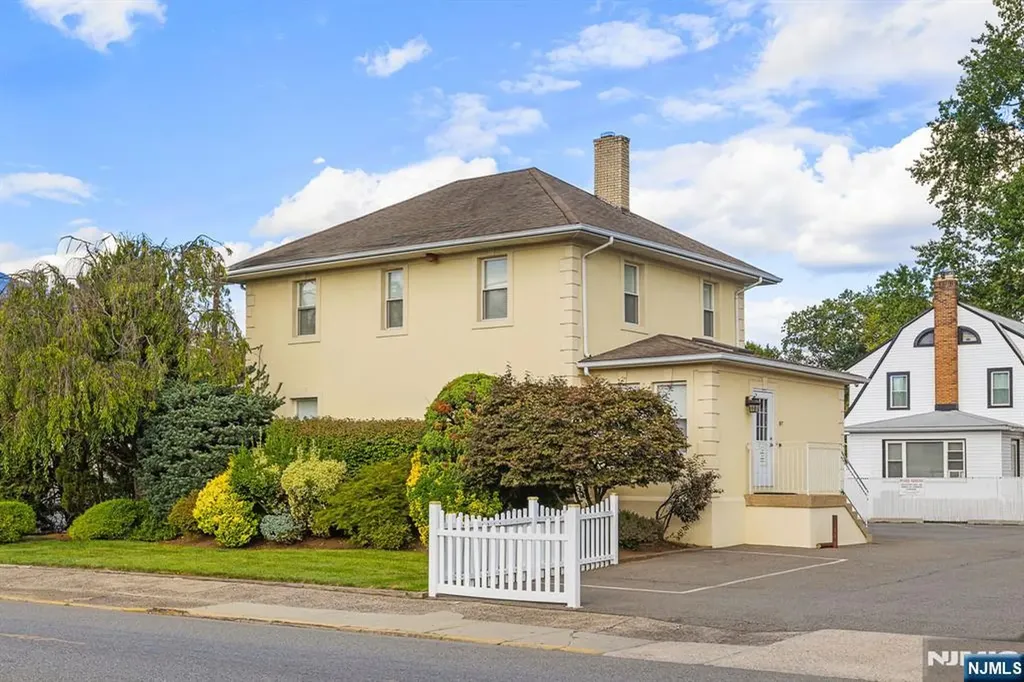 197 Washington Avenue Bergenfield NJ 07621
