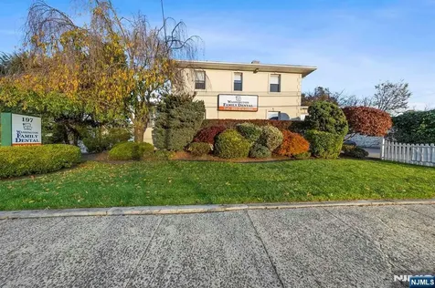 197 Washington Avenue Bergenfield NJ 07621