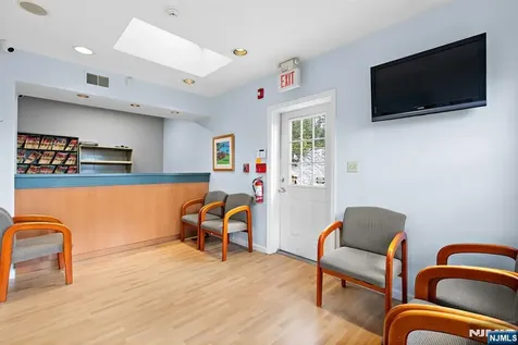 197 Washington Avenue Bergenfield NJ 07621