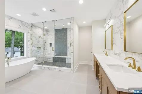 92 Benton Road Paramus NJ 07652