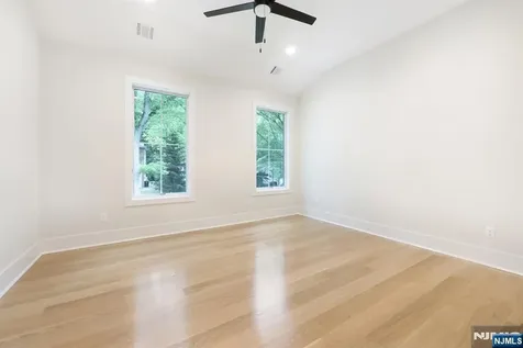 92 Benton Road Paramus NJ 07652