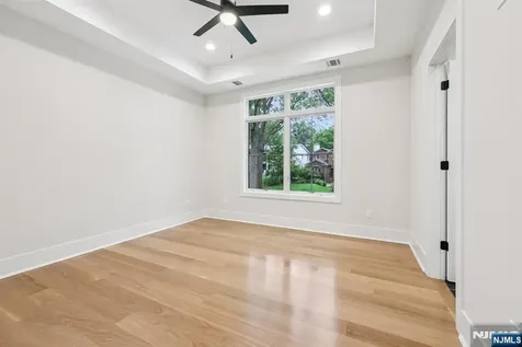 92 Benton Road Paramus NJ 07652
