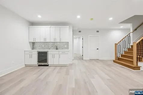 92 Benton Road Paramus NJ 07652