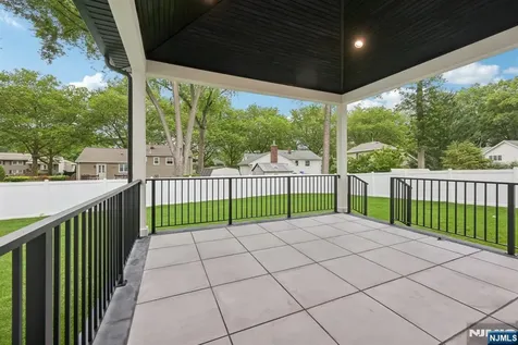 92 Benton Road Paramus NJ 07652