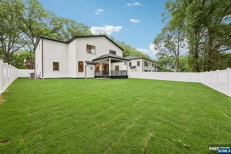 92 Benton Road Paramus NJ 07652