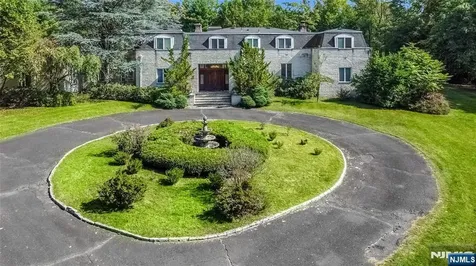132 Chestnut Ridge Road Saddle River NJ 07458