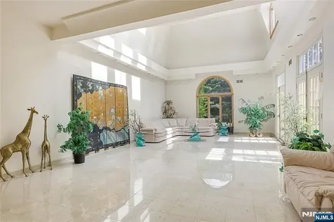 132 Chestnut Ridge Road Saddle River NJ 07458