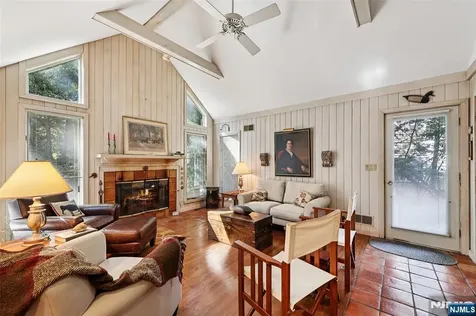 172 Ackerman Avenue Ho-ho-kus NJ 07423