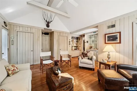 172 Ackerman Avenue Ho-ho-kus NJ 07423