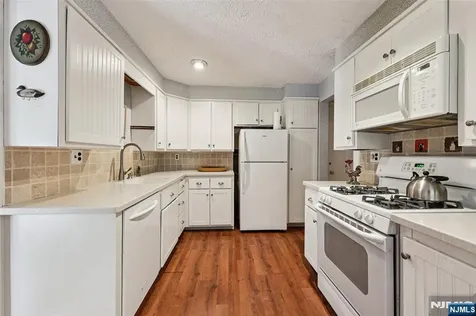 172 Ackerman Avenue Ho-ho-kus NJ 07423