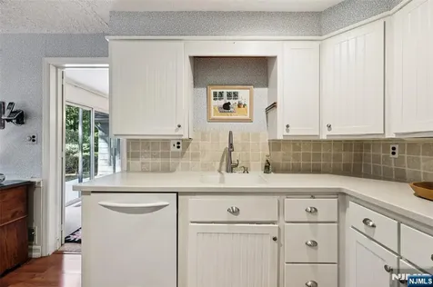 172 Ackerman Avenue Ho-ho-kus NJ 07423