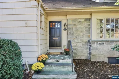 172 Ackerman Avenue Ho-ho-kus NJ 07423