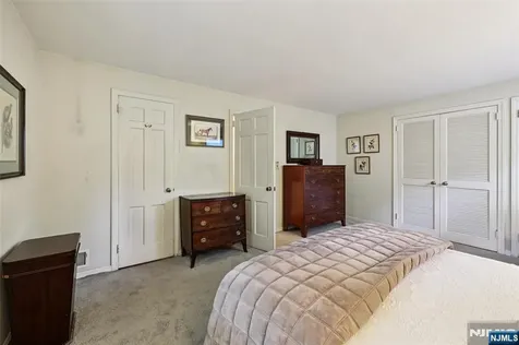 172 Ackerman Avenue Ho-ho-kus NJ 07423