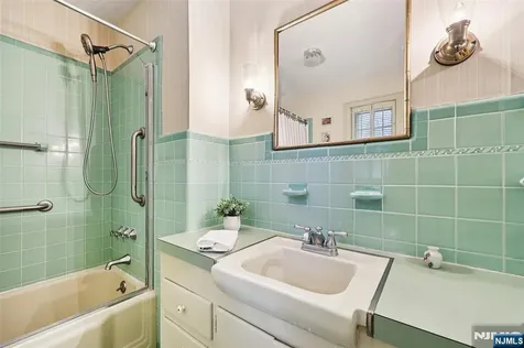 172 Ackerman Avenue Ho-ho-kus NJ 07423