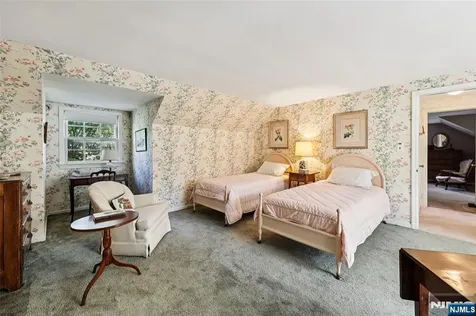 172 Ackerman Avenue Ho-ho-kus NJ 07423
