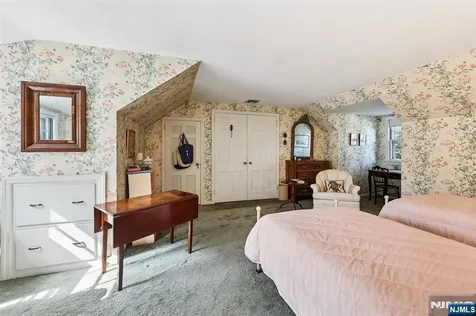 172 Ackerman Avenue Ho-ho-kus NJ 07423