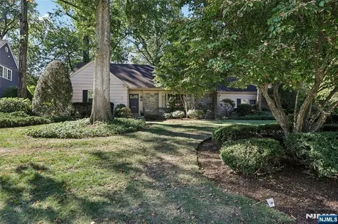 172 Ackerman Avenue Ho-ho-kus NJ 07423