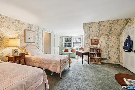 172 Ackerman Avenue Ho-ho-kus NJ 07423