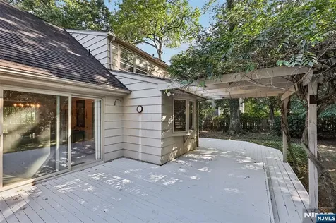 172 Ackerman Avenue Ho-ho-kus NJ 07423
