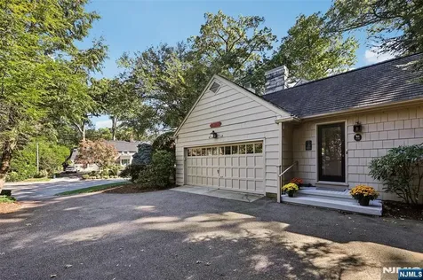 172 Ackerman Avenue Ho-ho-kus NJ 07423
