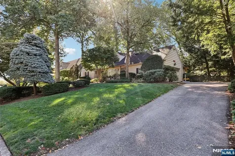 172 Ackerman Avenue Ho-ho-kus NJ 07423
