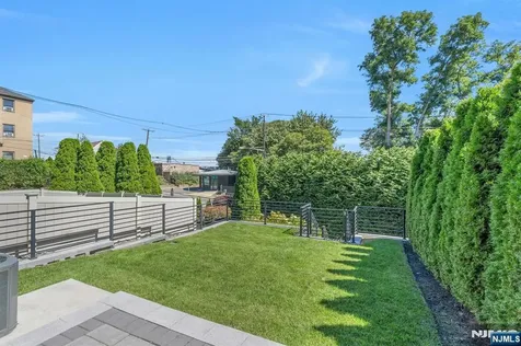 1238 River Road Edgewater NJ 07020