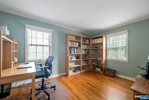 10 Beechwood Road Ho-ho-kus NJ 07423