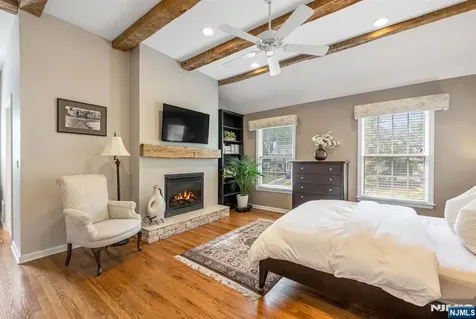 10 Beechwood Road Ho-ho-kus NJ 07423