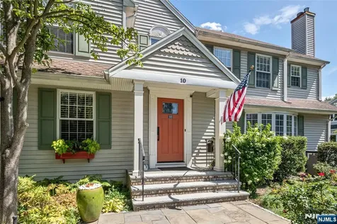10 Beechwood Road Ho-ho-kus NJ 07423