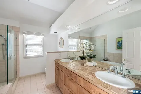 10 Beechwood Road Ho-ho-kus NJ 07423