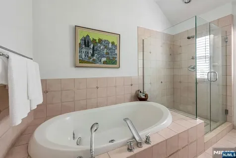 10 Beechwood Road Ho-ho-kus NJ 07423