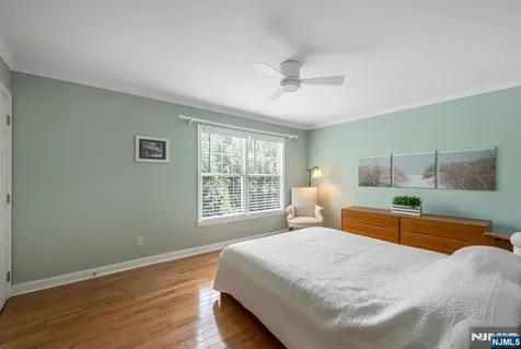 10 Beechwood Road Ho-ho-kus NJ 07423