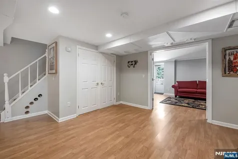 10 Beechwood Road Ho-ho-kus NJ 07423