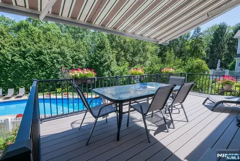 10 Beechwood Road Ho-ho-kus NJ 07423