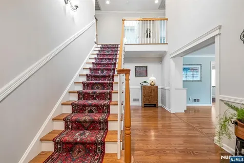 10 Beechwood Road Ho-ho-kus NJ 07423