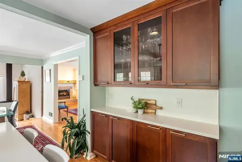 10 Beechwood Road Ho-ho-kus NJ 07423