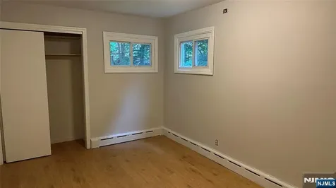69 Riverside Oakland NJ 07436