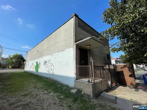 615 Orange Street Newark NJ 07107
