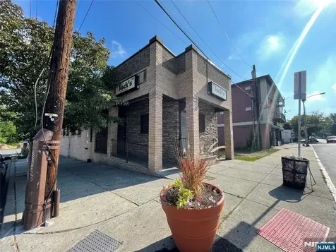 615 Orange Street Newark NJ 07107