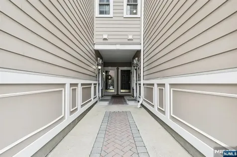 22 Lydia Guttenberg NJ 07093