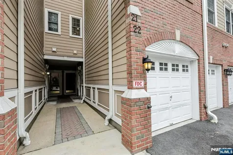 22 Lydia Guttenberg NJ 07093
