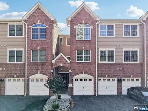 22 Lydia Guttenberg NJ 07093