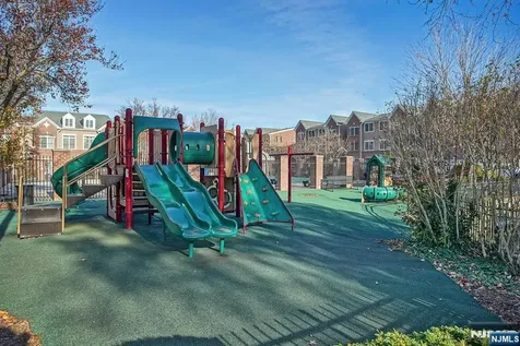 22 Lydia Guttenberg NJ 07093