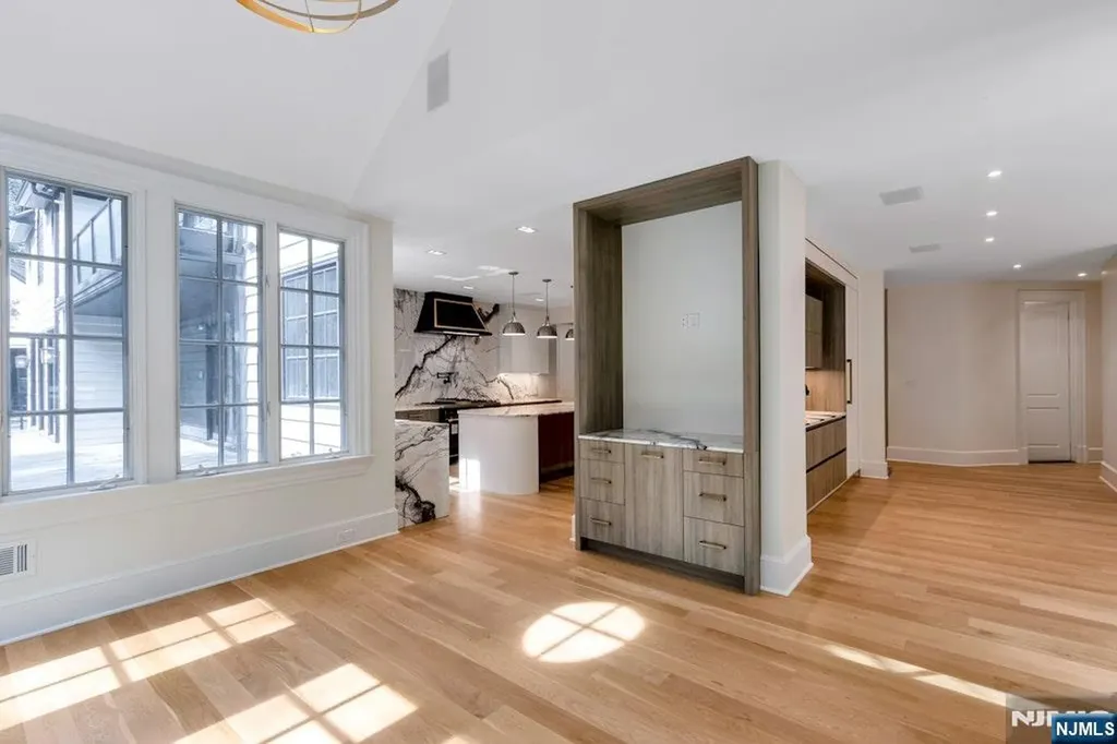 4 Duck Pond Road Alpine NJ 07620